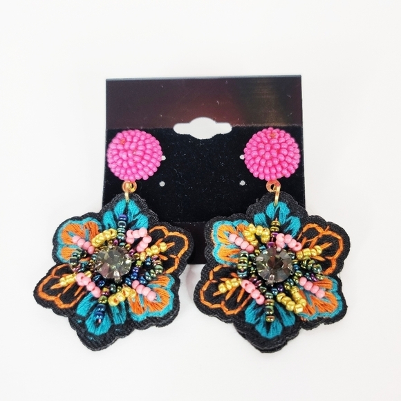Beaded and Embroidered Flower Stud Earrings NWOT - Picture 5 of 5